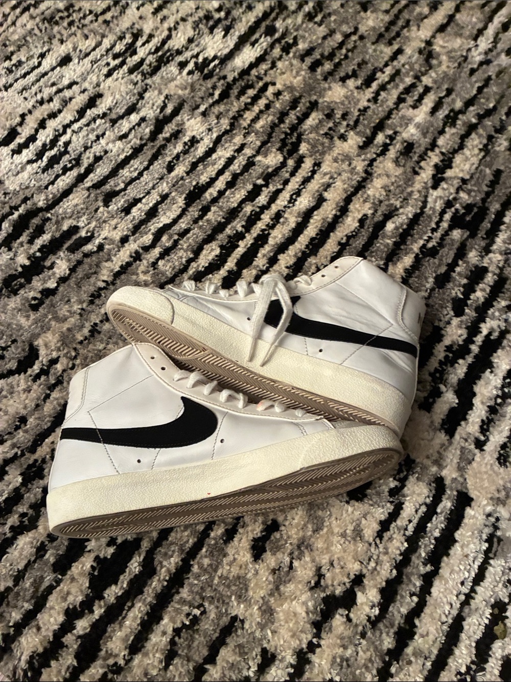 White, Nike Blazers black Check